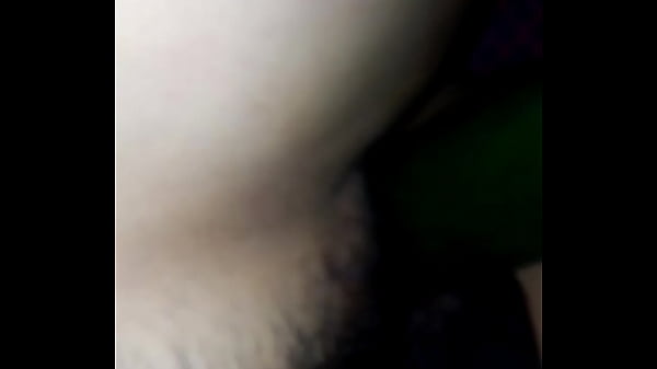 Esposa jugando con pepino delicia de culo